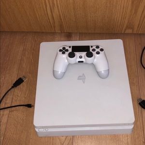 White ps4 pro